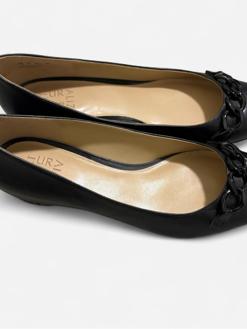 Naturalizer Becca Black Leather Pointed Toe Flats with Chain Detail Size 9.5 - Picture 3 of 7